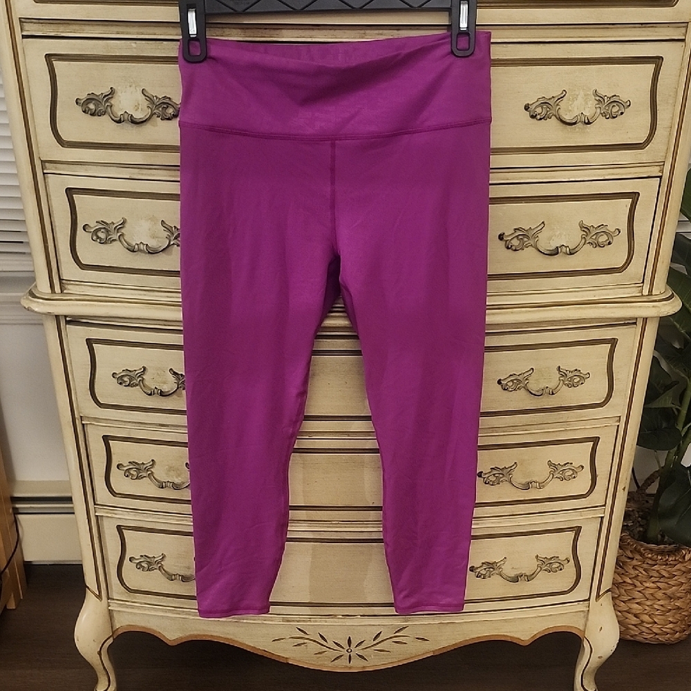 Fabletics Powerhold Bold Magenta Leggings- Great Used Condition